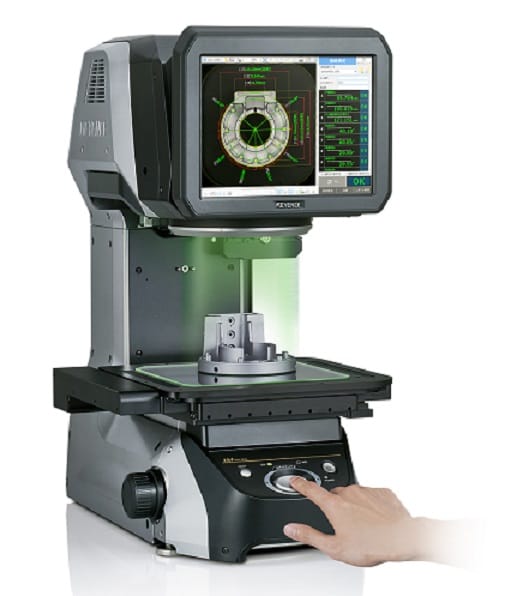 キーエンス製画像寸法測定器　ワイドステージタイプ　IM-7030T